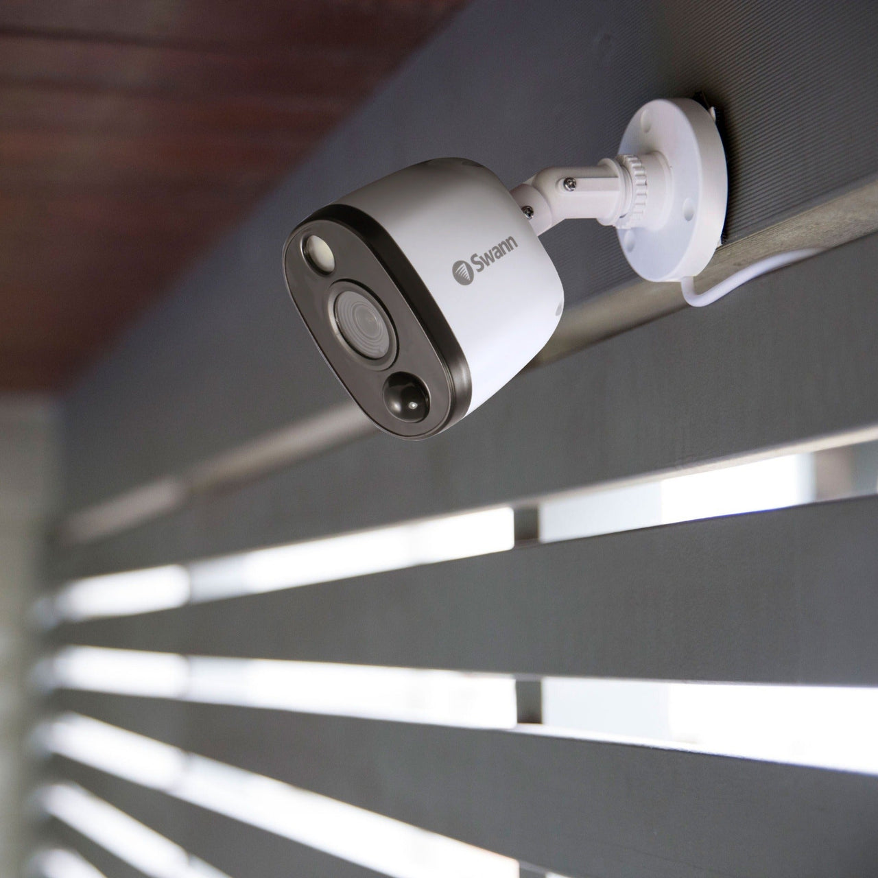 Swann CCTV security cameras 6 Camera 8 Channel Spotlight Security System