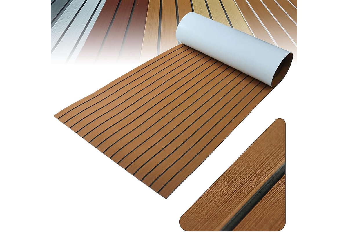 Boat flooring mat with UV resistant coating