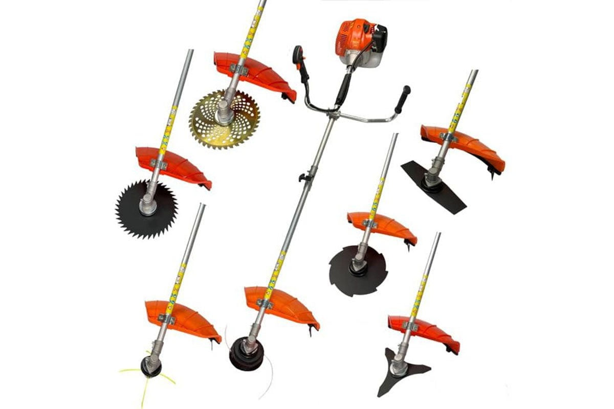 Brush cutter package with accessories photo