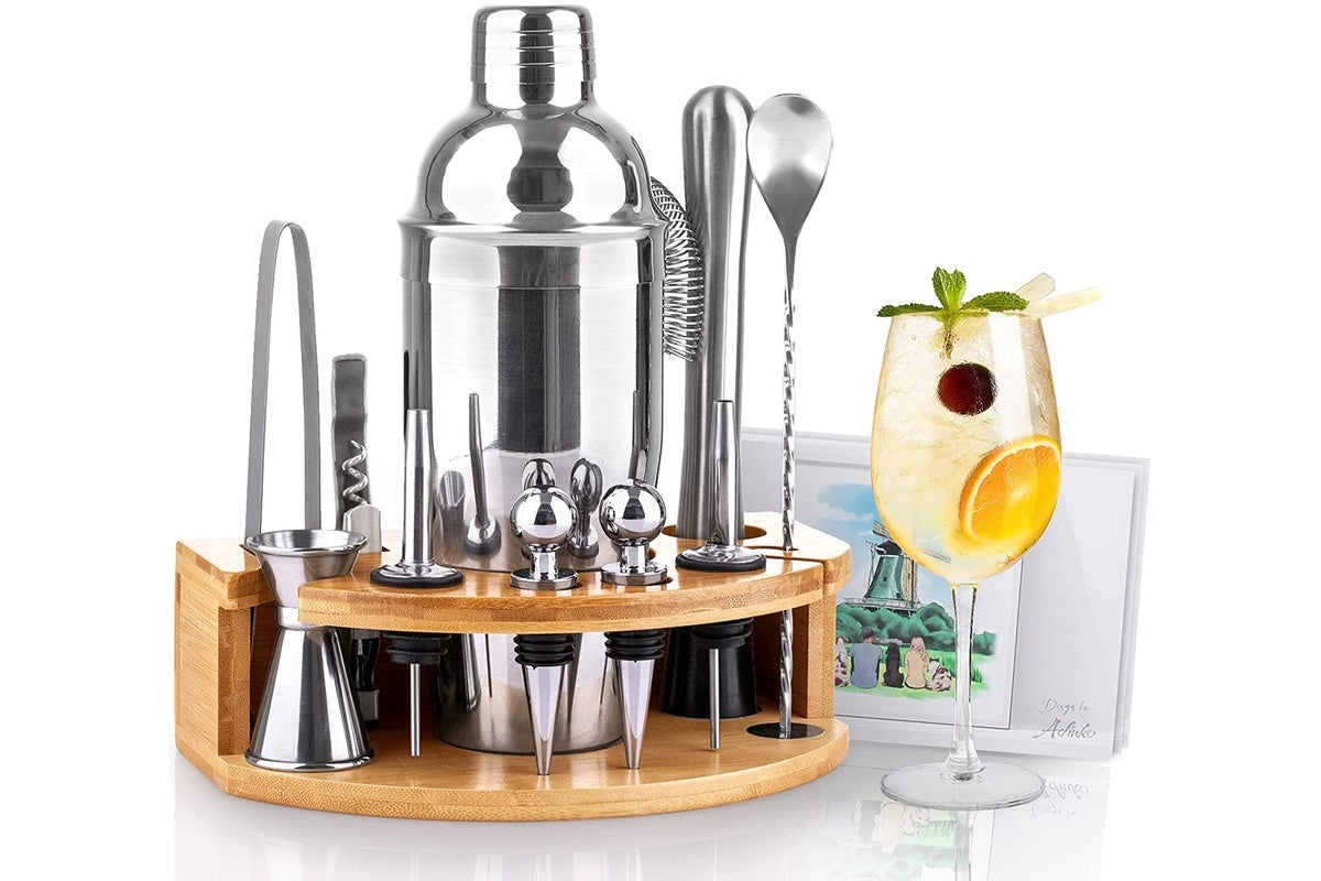 Ice tongs and muddler in cocktail kit