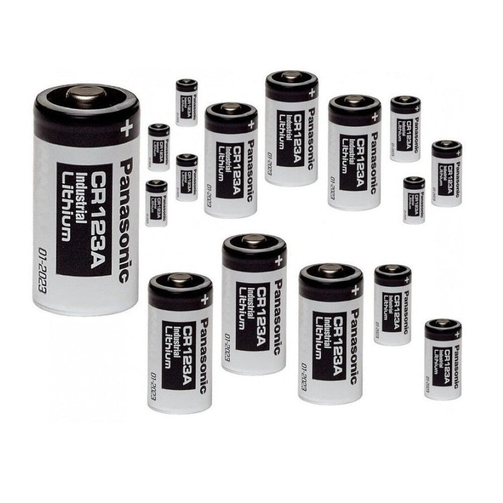 CR123A battery terminals detail