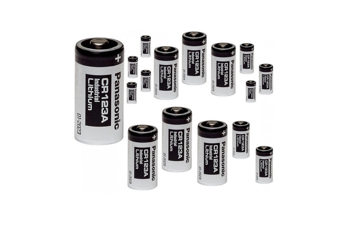 CR123A battery terminals detail