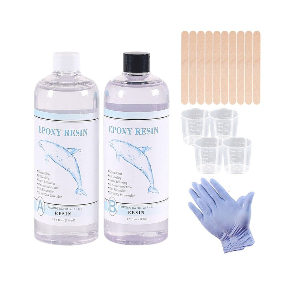 Epoxy resin curing in mould with smooth surface