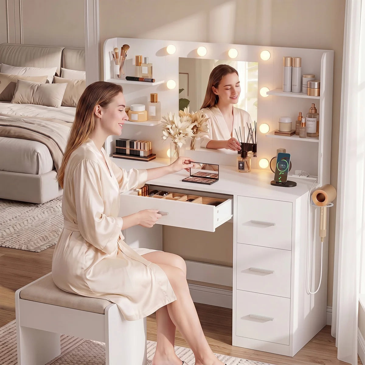 Dressing table with Mirror