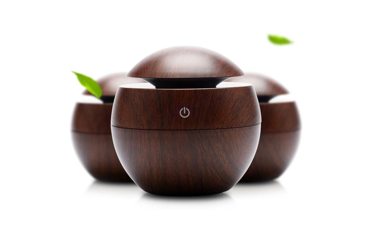 Humidifier with easy-clean lacquer finish