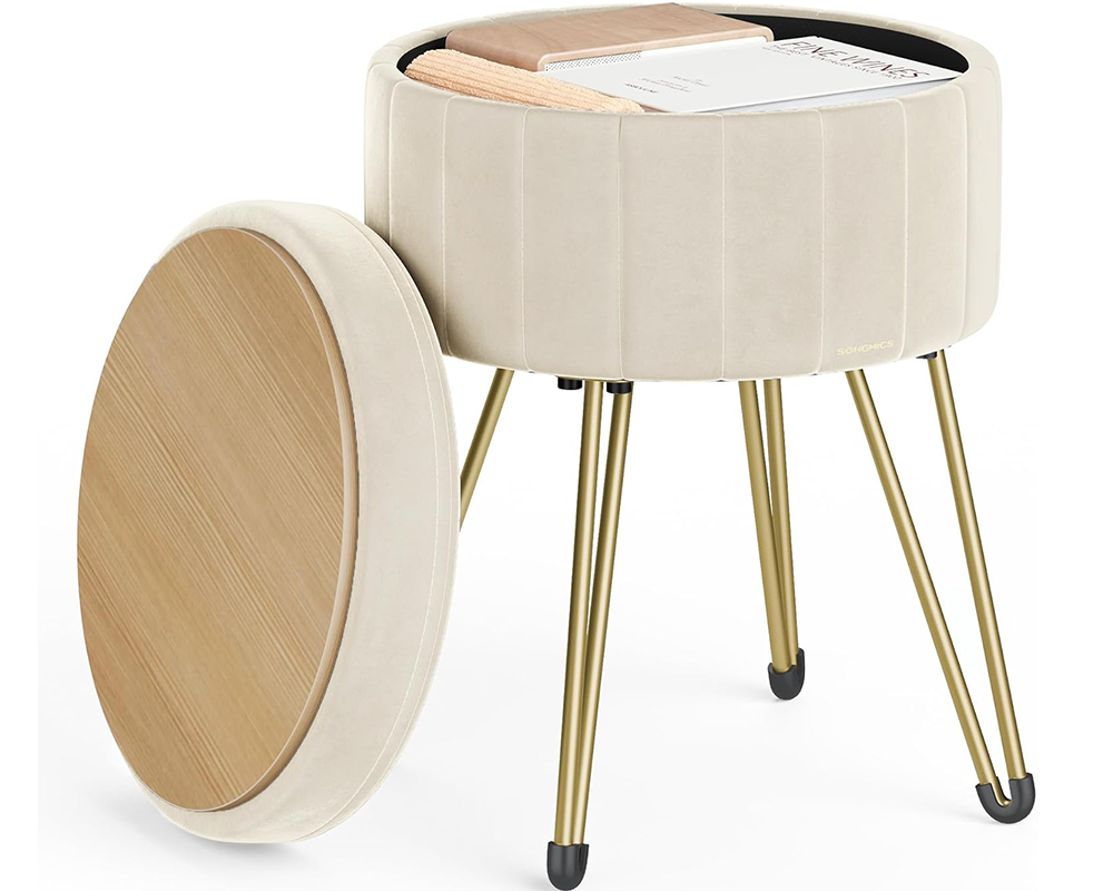 Foot stool with plastic foot covers