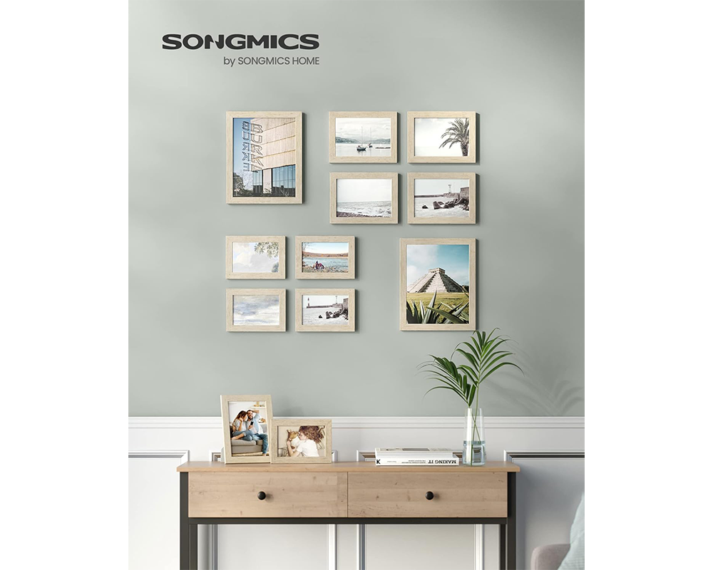 Side angle of photo frames with glass front