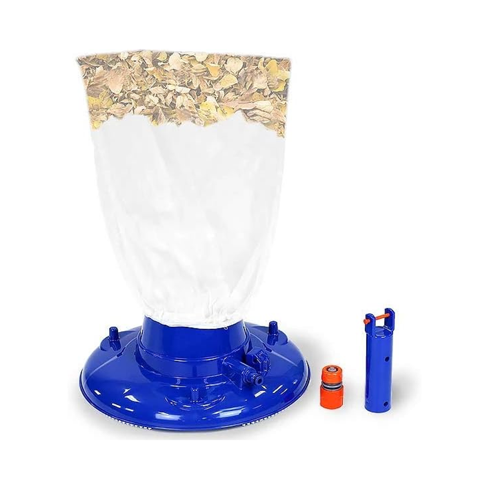 Swimming pool vacuum with accessory set