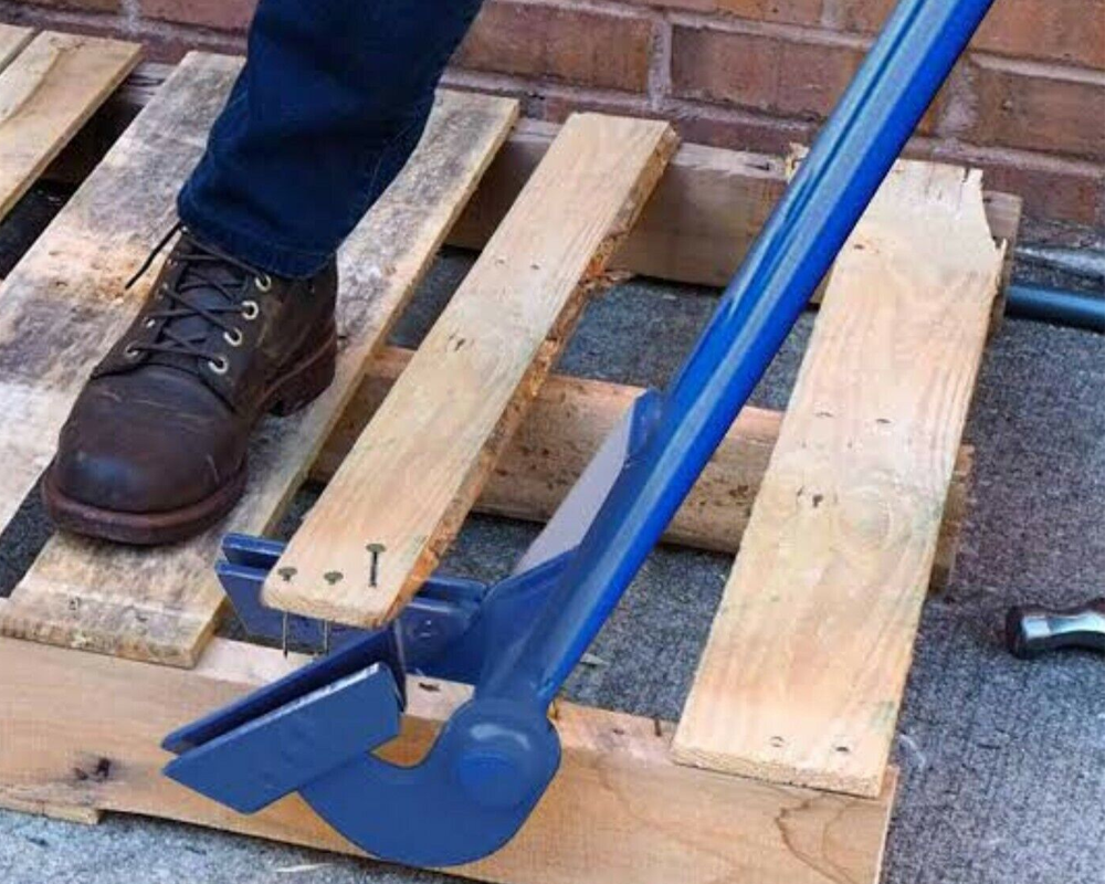 Pallet Buster Pry Wrecking Bar