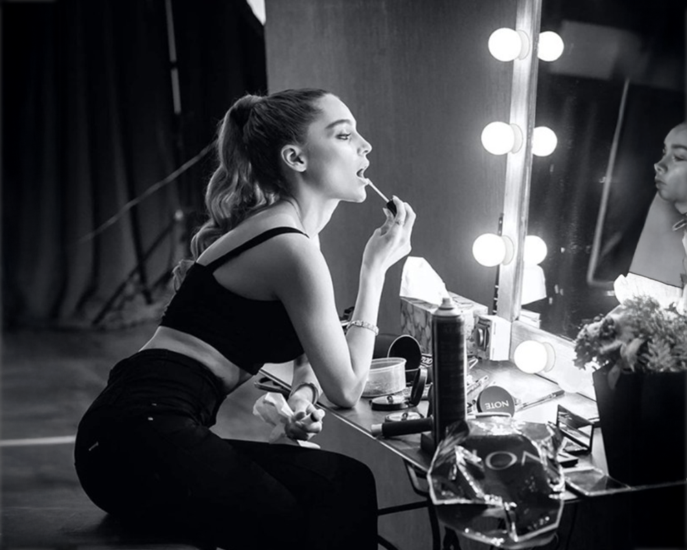 LED vanity lights with neutral white colour mode