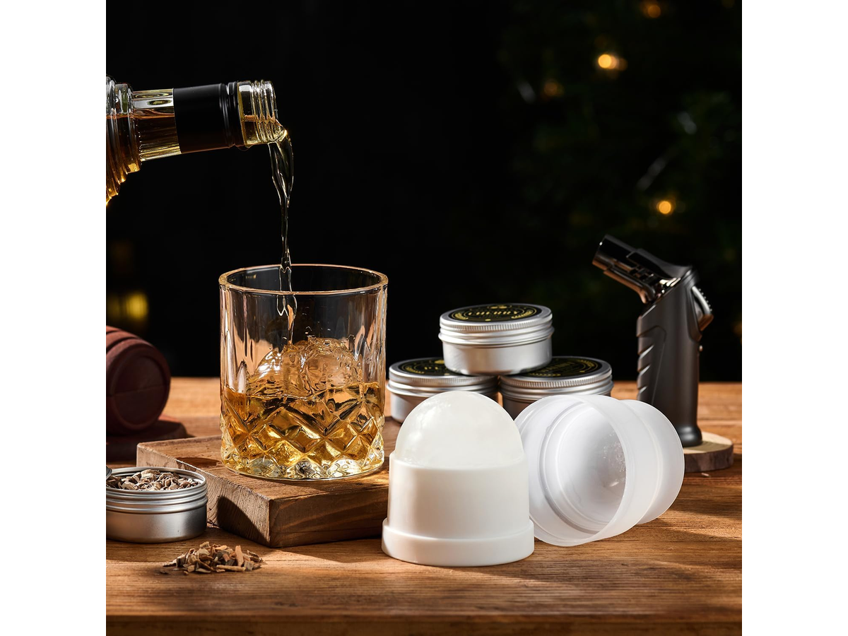 Whiskey Smoker Kit with Torch 6 Wood Chips 2 Glasses