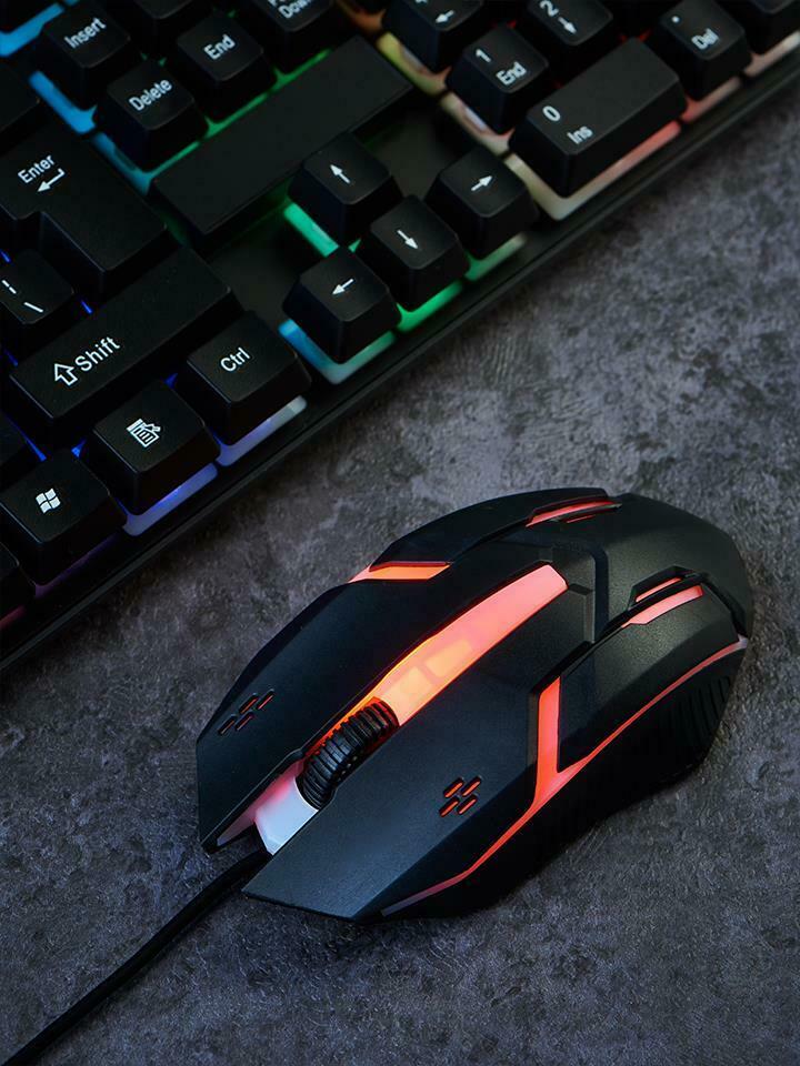 Gaming keyboard with ergonomic layout