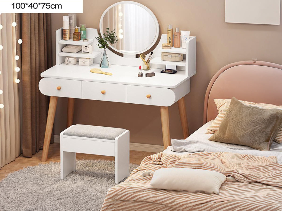 Dressing table with pinewood legs